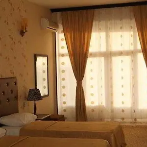 3* Otel Avand